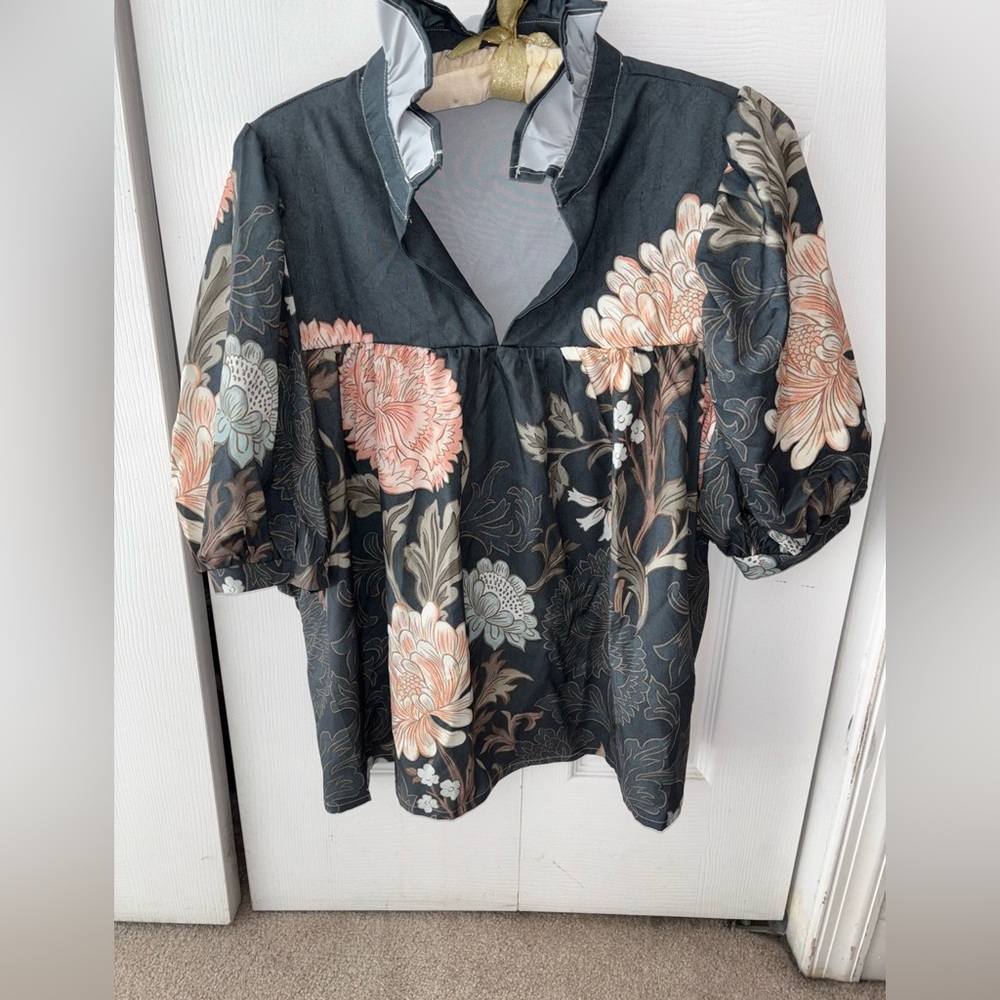 New Elodi Boutique Evergreen Floral Flowy Pullover L